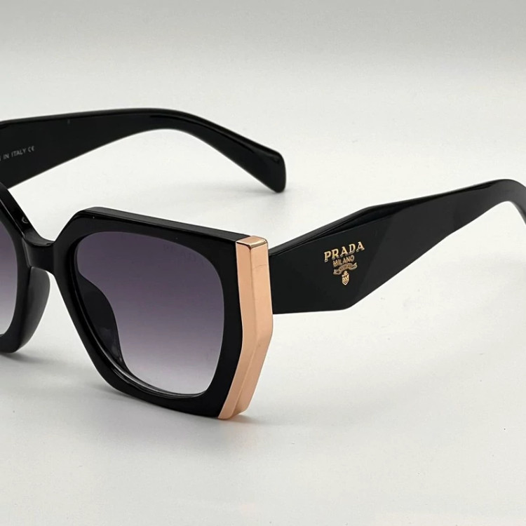جدیدترین عینک آفتابی زنانه مارک پرادا