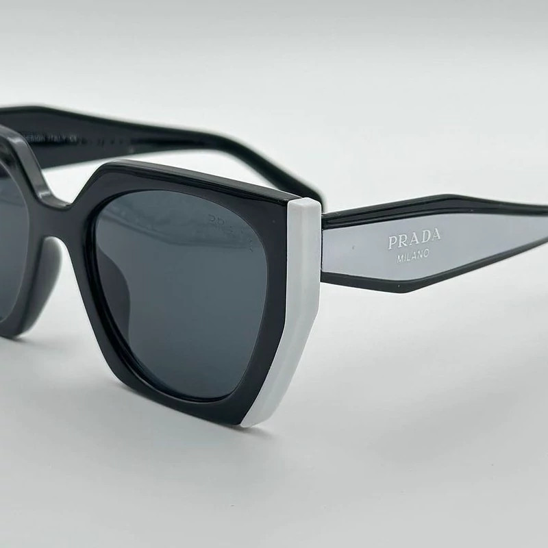 خرید عینک آفتابی زنانه و دخترانه مارک پرادا اصل دو رنگ