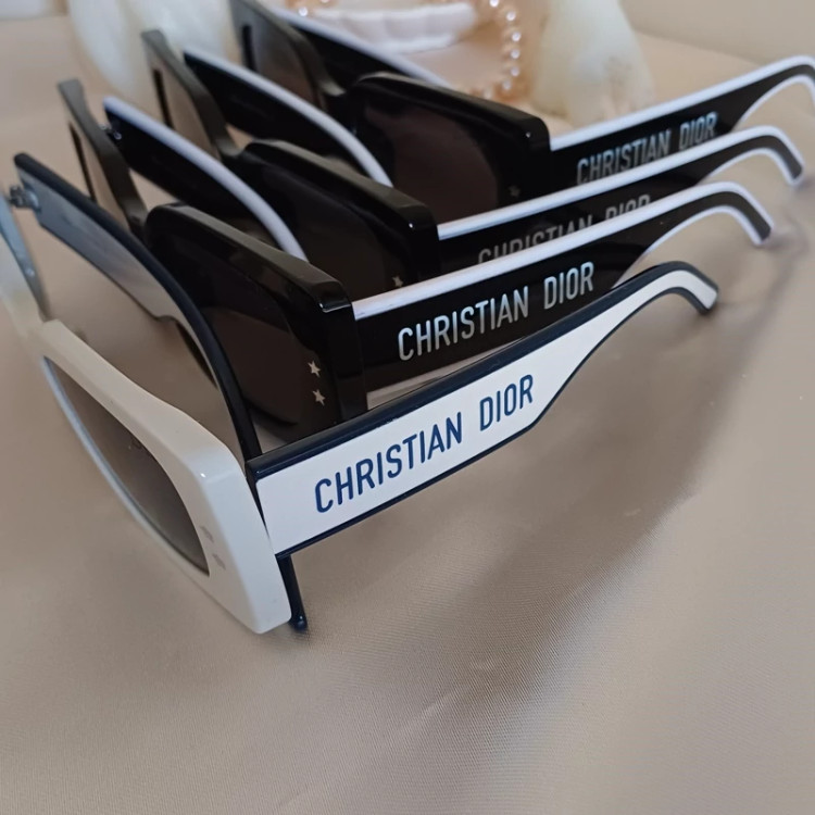 خرید عینک آفتابی زنانه مارک دار طرح کریستین دیور